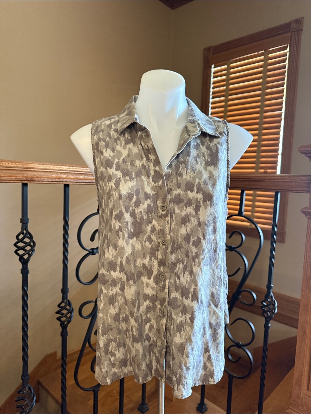 Cloth & Stone Anthropologie camo print top